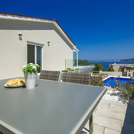 Villa Aurora